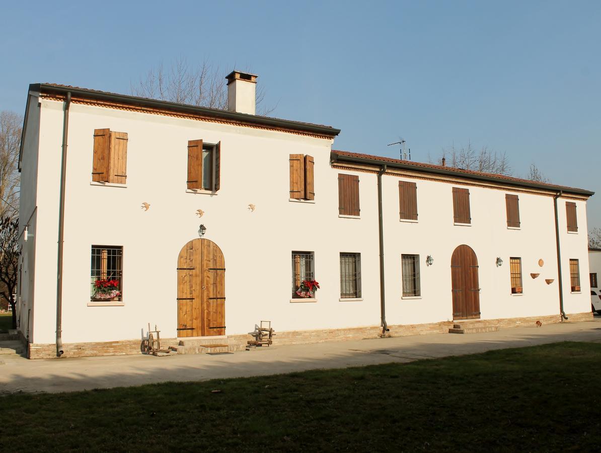 La Casa Delle Rondini Bed & Breakfast Roncoferraro Exterior photo