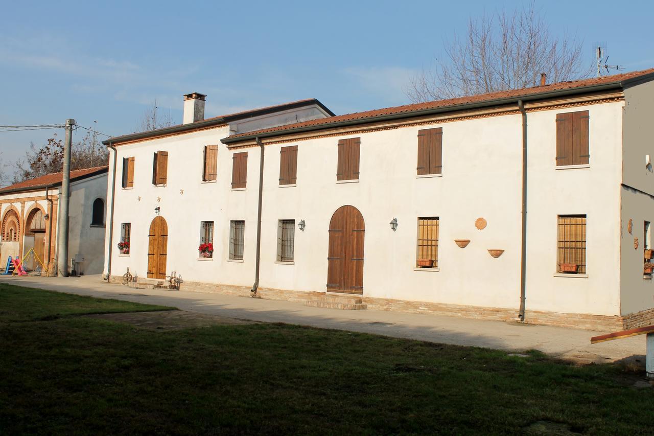 La Casa Delle Rondini Bed & Breakfast Roncoferraro Exterior photo