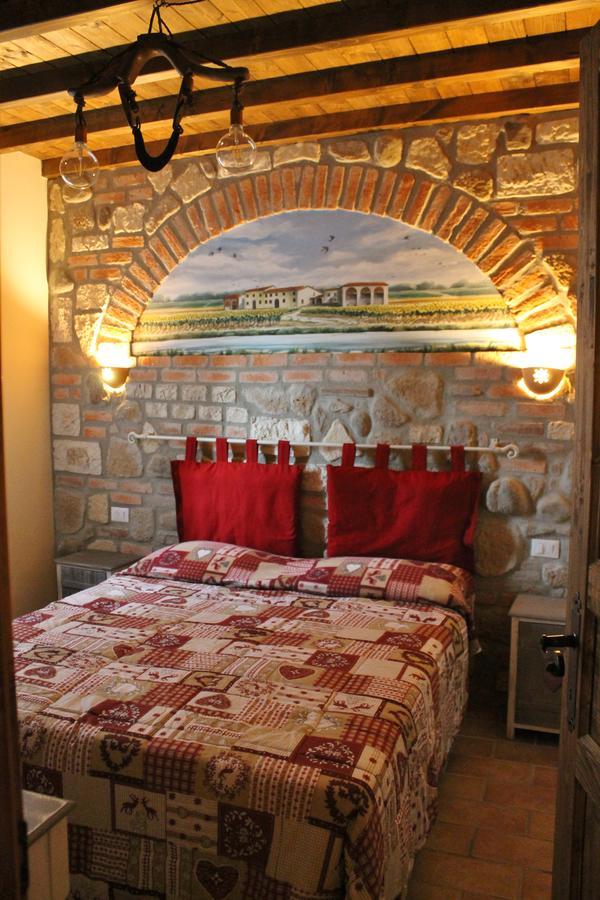 La Casa Delle Rondini Bed & Breakfast Roncoferraro Exterior photo