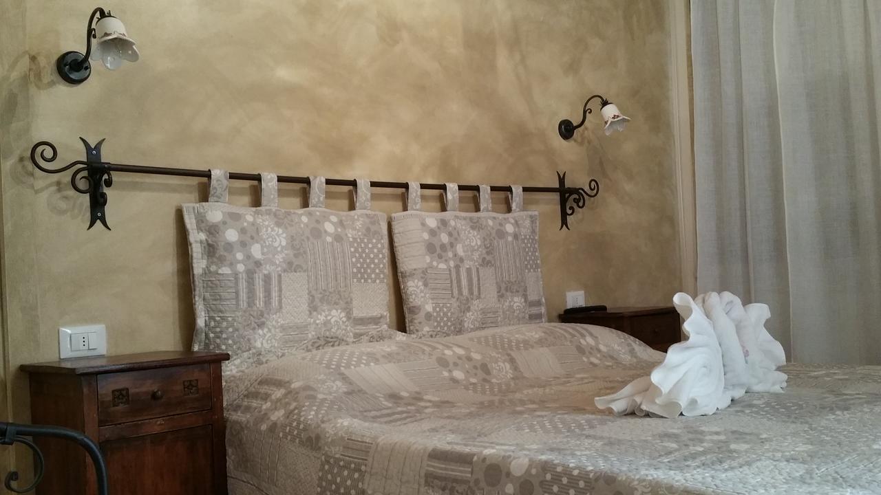La Casa Delle Rondini Bed & Breakfast Roncoferraro Exterior photo